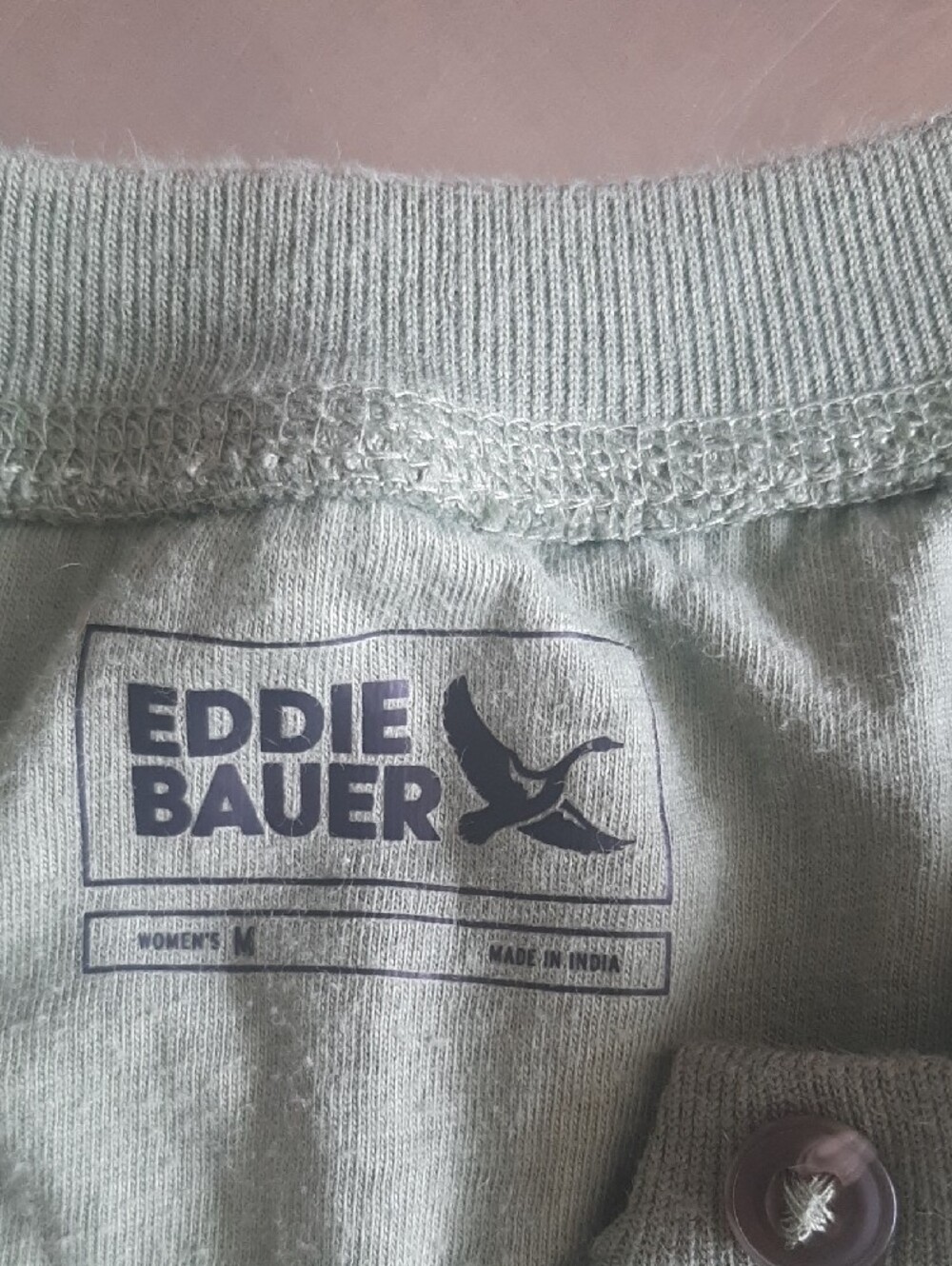 Eddie Bauer💚EUC Light Hunter Green Waffle Henley Long-Sleeve Top Sz S/M - Picture 3 of 6